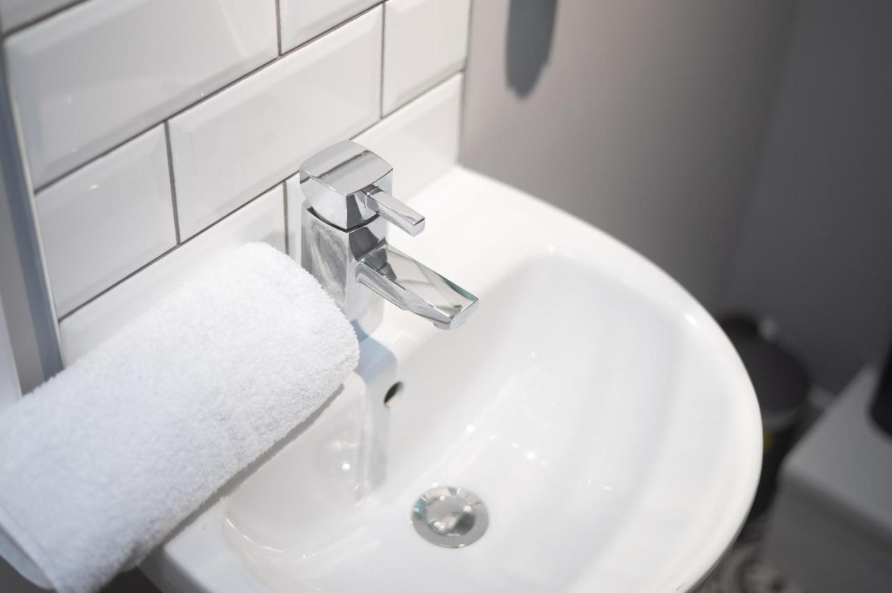 3Rm Flat, Smart Tv'S, Close To All Amenities Llanelli Extérieur photo